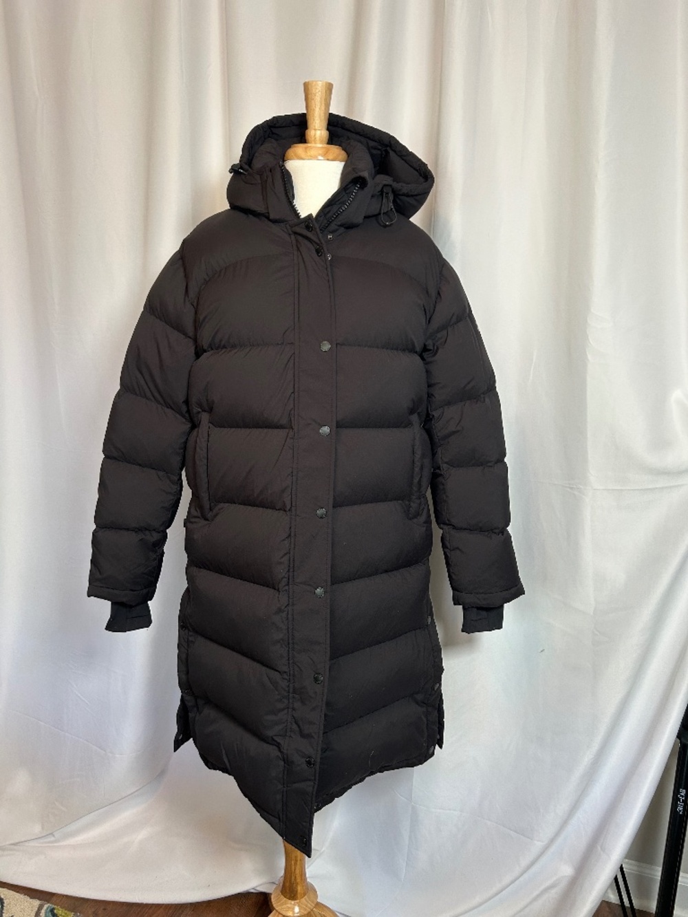 WOMEN'S OROLAY BLACK DOWN PUFFER JACKET - SIZE MEDIUM